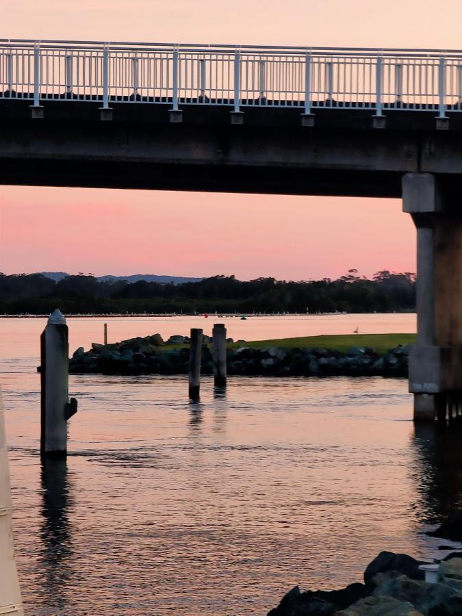 South Pacific Palms Motor Inn Tuncurry Ngoại thất bức ảnh