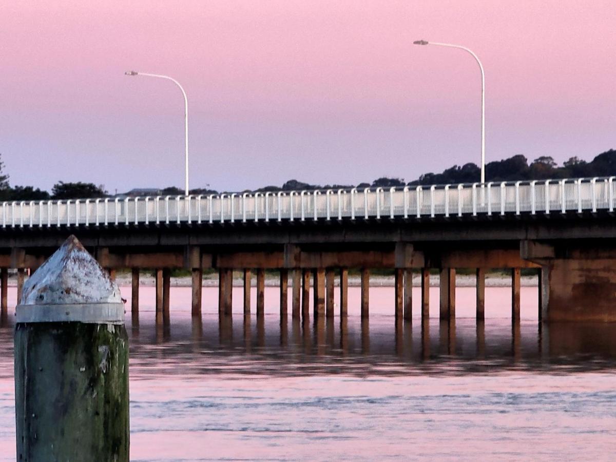 South Pacific Palms Motor Inn Tuncurry Ngoại thất bức ảnh