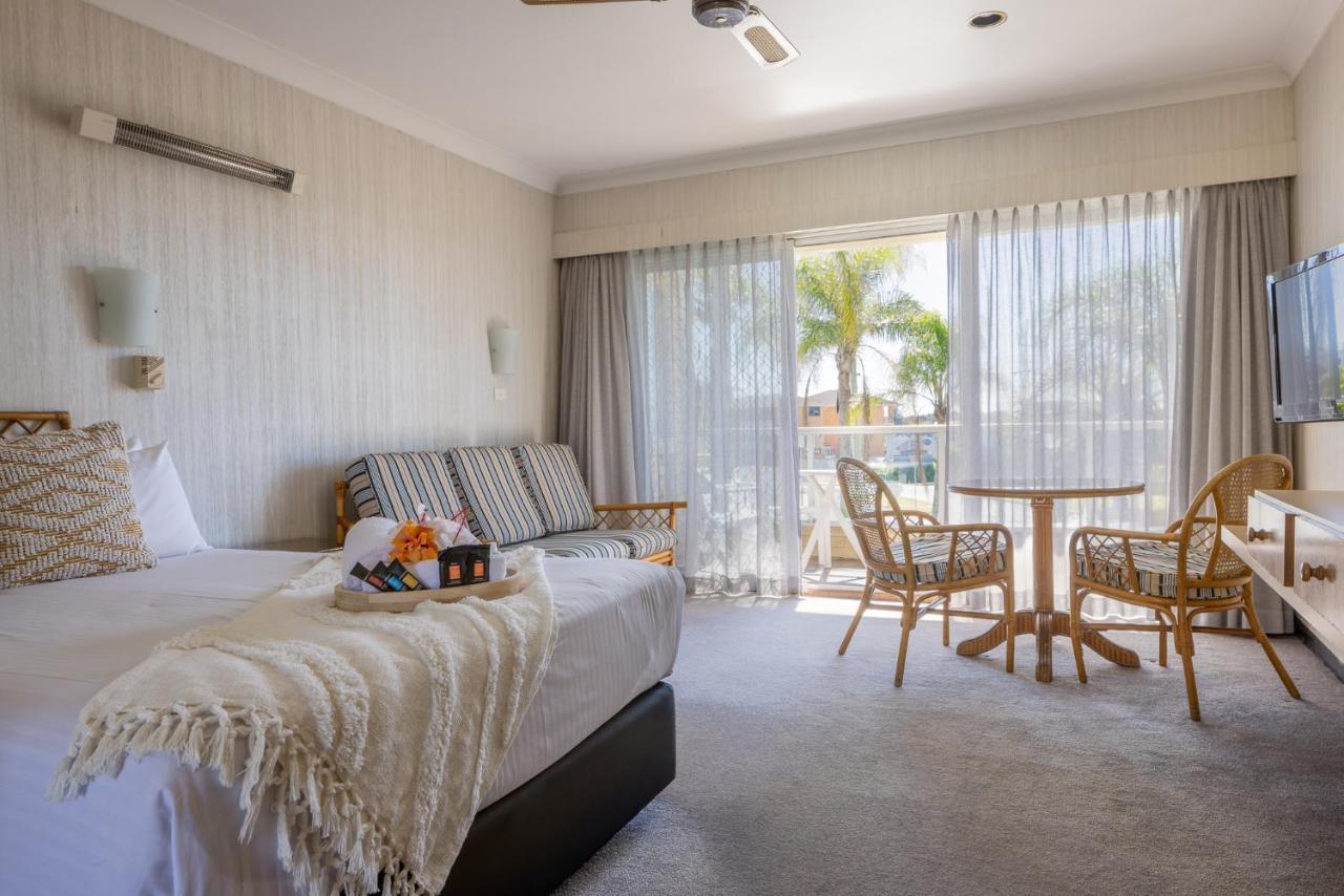South Pacific Palms Motor Inn Tuncurry Ngoại thất bức ảnh